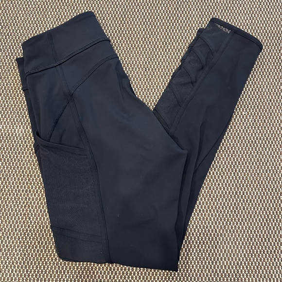 LULULEMON MESH PANEL LEGGINGS BLACK SIZE 6 - Picture 3 of 5
